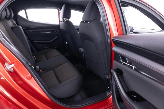 Mazda 3 2.0 e-SkyActiv-G M Hybrid 122 Comfort | APPLE CARPLAY | DODEHOEK DETECTIE | HEAD UP | ACHTERUITRIJCAMERA | ADAPTIEF CRUISE CONTROL | NED AUTO | * 6 JAAR FABRIEKSGARTANTIE |