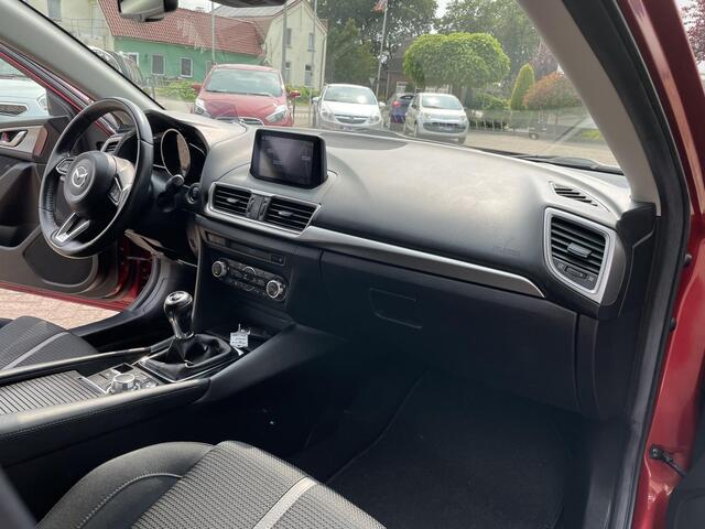 Mazda 3 2.0 SkyActiv-G 120 GT-M | Navigatie, Keyless, Head-Up Display, Parkeersensoren + Camera, Cruise & Climate Control, Stoel en Stuurverwarming, zeer luxe!