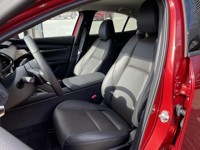 Mazda 3 3 Sedan 2.0 E-SkyActiv-X 186 Takumi Demovoordeel ¤ 5.000,- , Automaat, Leder, Bose, 360 Camera, HUD, LMV 18 Inch, Clima, Stoelverwarming, Stuurverwarming, Navi, Apple Carplay, LKA, Adap. Cruise