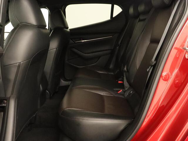 Mazda 3 2.0 SA-X Luxury | Camera | Bluetooth | Trekhaak | Automaat | Leder | Led | Stoelverwarming | Memory | Adaptive cruise | DAB | Head-up display | Bose Sound