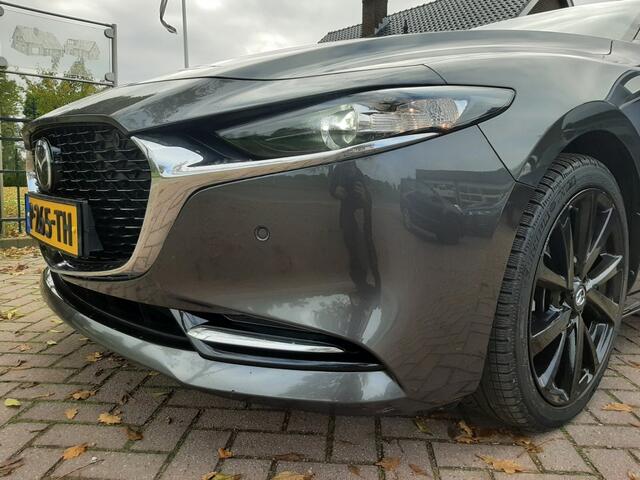 Mazda 3 2.0 Skyactiv-x 186pk Airco Adap.cruise-control Navigatie Bluetooth Stuur- en stoelverwarming