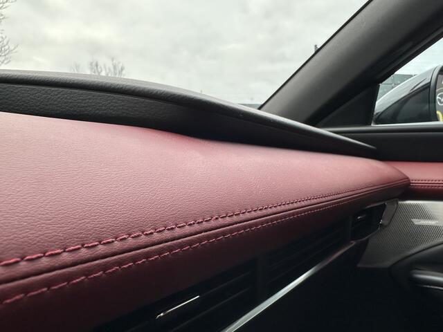 Mazda 3 2.0 e-SkyActiv-X M Hybrid 186 Takumi | SUNROOF | LEDER ROOD | DEMO DEAL