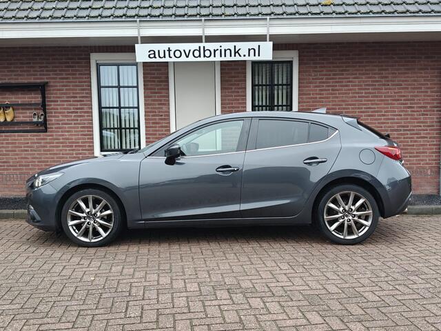 Mazda 3 2.0 GT-M Line, CAMERA / STOELVERWARMING