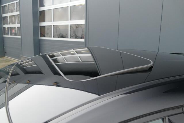 Mazda 3 2.0 e-SkyActiv-X M Hybrid 186 Luxury | 4WD | Aero pack | pano | FULL OPTION!