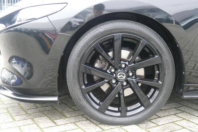 Mazda 3 2.0 e-SkyActiv-X M Hybrid 186 Luxury | 4WD | Aero pack | pano | FULL OPTION!