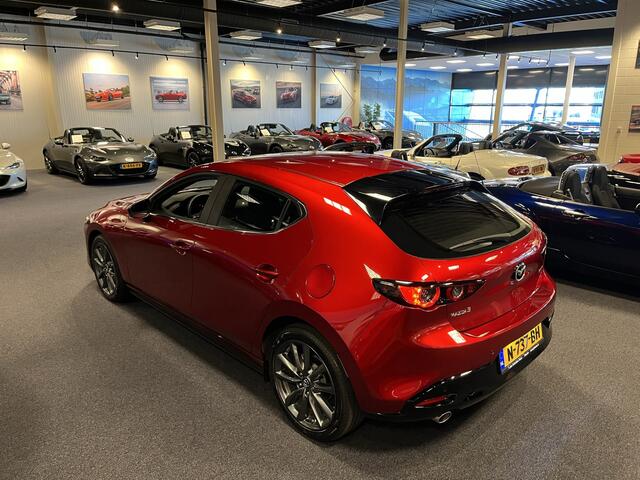 Mazda 3 Hatchback 2.0 e-SkyActiv-G 122PK M Hybrid Comfort 18inch Adaptive Cruise Head Up Display Camera Trekhaak