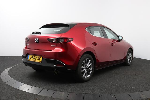 Mazda 3 2.0 e-SkyActiv-X M Hybrid 180 Comfort met Bose | 1e Eigenaar | Stoel Verwarming | Adaptief Cruise-Control |