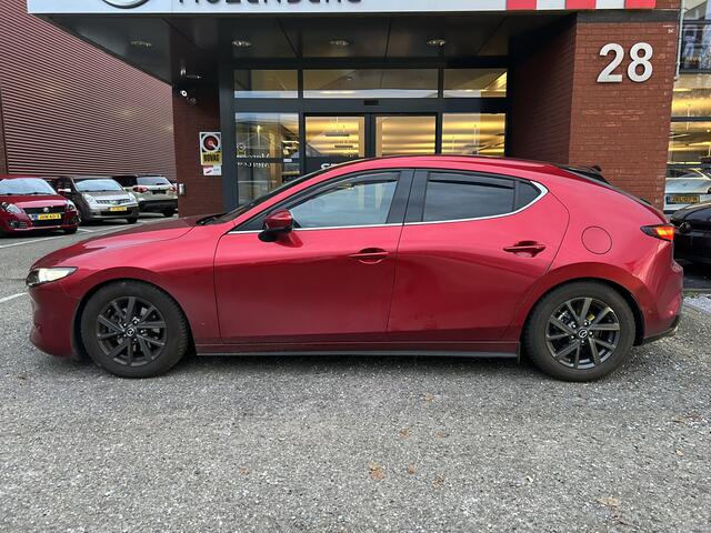 Mazda 3 2.0 e-SkyActiv-X M Hybrid 180 Luxury // 360 CAMERA // LEDER // ELEK.STOEL+GEHEUGEN // HEAD-UP DISPLAY // DODEHOEK // FULL LED //