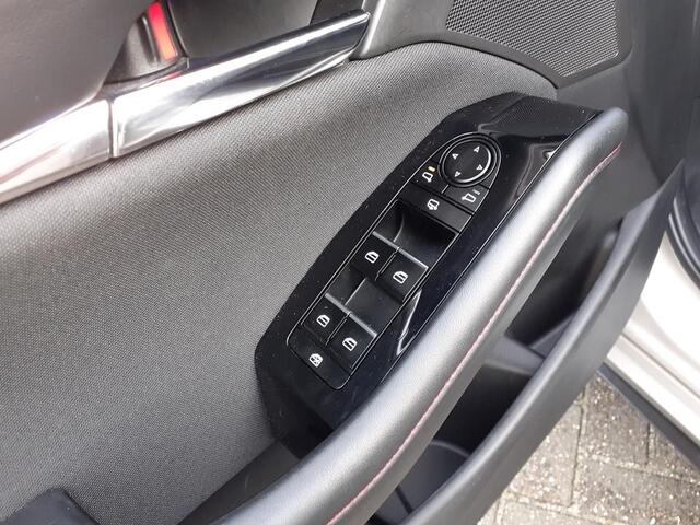 Mazda 3 2.0 e-SkyActiv-G M Hybrid 122 Homura | Rijklaar | 1e eigenaar | Dealer onderhouden | All Season banden |