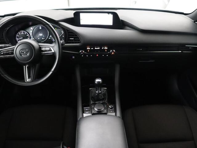 Mazda 3 2.0 e-SkyActiv-X 180 Comfort Bose | Head-Up | Stoel & stuurverwarming | Adaptive cruise | Carplay | Camera | Navigatie | Full LED | Parkeerhulp | Climate control