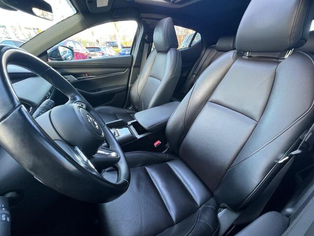 Mazda 3 2.0 e-SkyActiv-X M Hybrid 186 Luxury AUTOMAAT | i-ACTIVE PACK | SUNROOF | LEDER | Bose AUDIO | 360 CAMERA | ALTIJD DEALER ONDERHOUDEN |