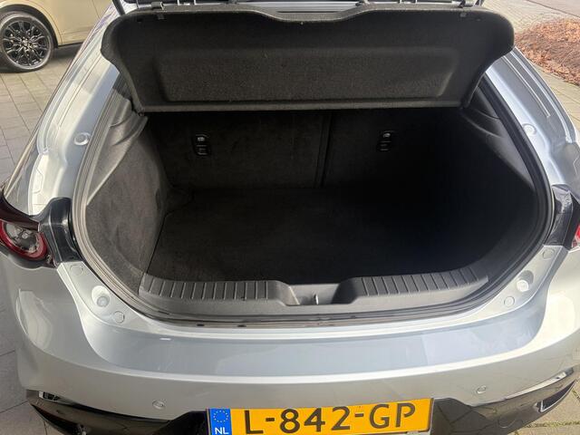 Mazda 3 2.0 e-SkyActiv-X M Hybrid 186 Luxury i-Activsense | Origineel NL | 1e Eigenaar