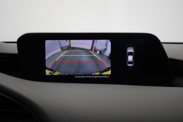 Mazda 3 2.0 e-SkyActiv-X M Hybrid 180 Luxury - Carplay, Camera, Headup Display, Leer, Stoelverw. BOSE