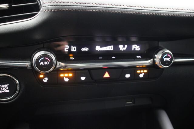 Mazda 3 2.0 e-SkyActiv-X M Hybrid 180 Luxury - Carplay, Camera, Headup Display, Leer, Stoelverw. BOSE