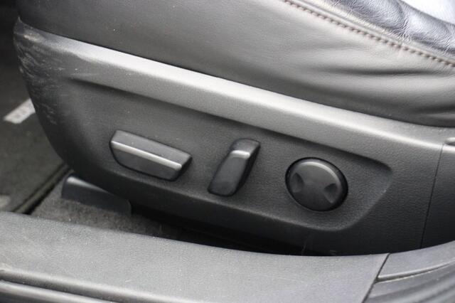 Mazda 3 2.0 e-SkyActiv-X M Hybrid 180 Luxury - Carplay, Camera, Headup Display, Leer, Stoelverw. BOSE