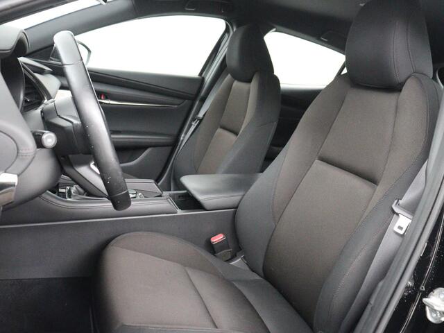 Mazda 3 2.0 e-SkyActiv-X M Hybrid 180 Comfort Bose | Head-Up | Stoelverwarming | Carplay | Camera | Keyless | Dodehoek detectie | Adaptive cruise | Stuurverwarming | Navigatie | Full LED