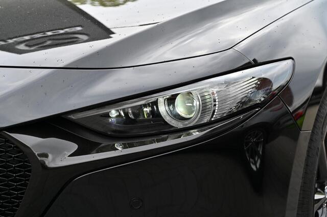 Mazda 3 e-SkyActiv-X 180 automaat Luxury met I-activsense *Trekhaak* *Dealeronderhouden* *All-in prijs*