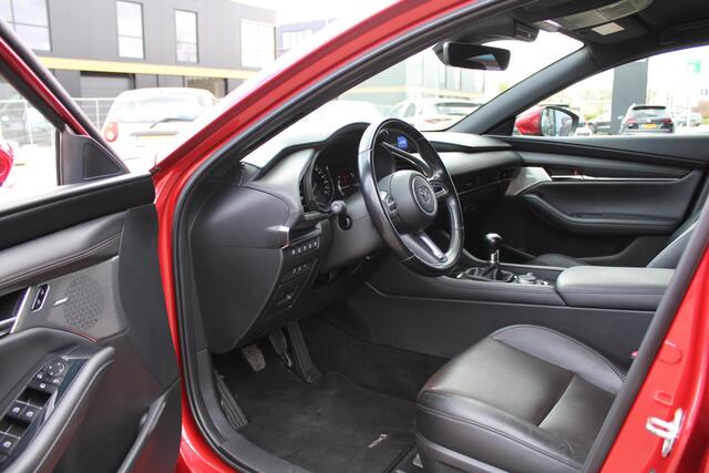 Mazda 3 2.0 e-SkyActiv-G M Hybrid 122 Luxury , Leder, i-Activesense Pack, 360 Camera, Bose, All Season, Apple Carplay, Android Auto, Adap.Cruise, Stoel/Stuurverwarming, LMV 18 Inch, PDC, LkA, BSM, HUD