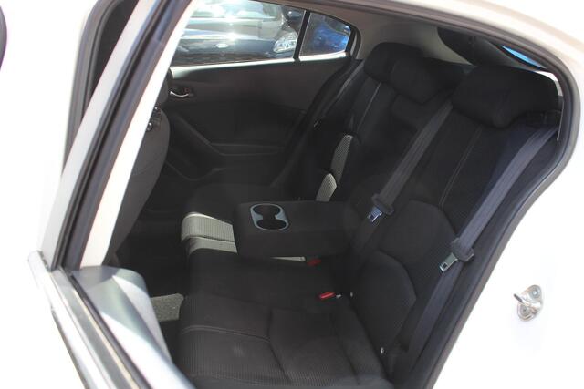 Mazda 3 2.0 SkyActiv-G 120 SkyLease Navigatie, Winterpack, PDC V+A, LED, Cruise Control, LMV, All Weather