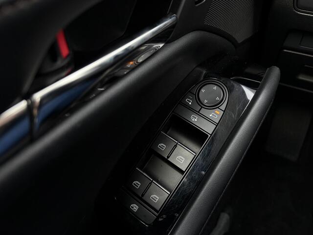 Mazda 3 2.0 e-SkyActiv-G M Hybrid 150 Exclusive-line / Trekhaak (1300 kg) / Stoel-stuurverwarming / Lederen bekleding / Apple carplay/Android auto /