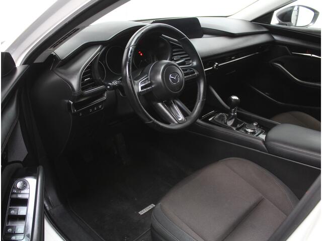 Mazda 3 2.0 e-SkyActiv-G M Hybrid 122 Comfort CAMERA | CARPLAY | ADAPCRUISE | LMV18 | HEAD-UP | LED | DAB | CLIMATE | NAVI | STOEL/STUURVERW