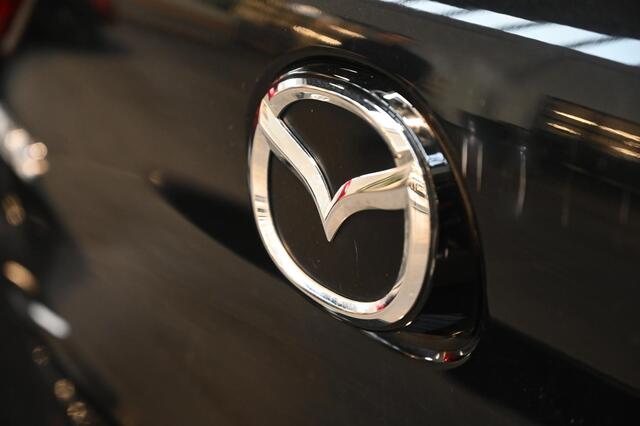 Mazda 3 e-SkyActiv-X 180 automaat Luxury met I-activsense *Trekhaak* *Dealeronderhouden* *All-in prijs*