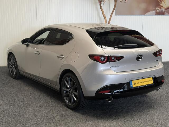 Mazda 3 2.0 e-SKYACTIV-G M HYBRID 122 EXCLUSIVE-LINE NAVIGATIE 360 CAMERA ADAPTIVE CRUISE CONTROL HEAD-UP DISPLAY APPLE CARPLAY/ANDROID RIJSTROOKSENSOREN DODEHOEKSENSOREN ZEER MOOI !!