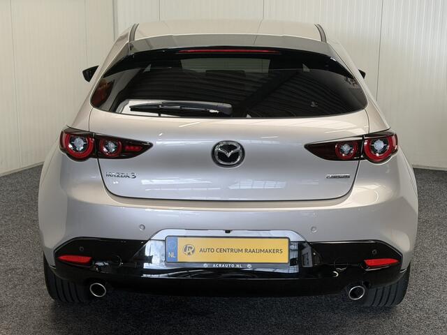 Mazda 3 2.0 e-SKYACTIV-G M HYBRID 122 EXCLUSIVE-LINE NAVIGATIE 360 CAMERA ADAPTIVE CRUISE CONTROL HEAD-UP DISPLAY APPLE CARPLAY/ANDROID RIJSTROOKSENSOREN DODEHOEKSENSOREN ZEER MOOI !!
