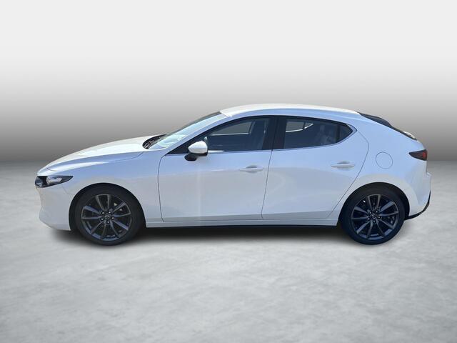 Mazda 3 HB 2.0 e-SkyActiv-X 180 M Hybrid Comfort met Bose , Trekhaak, Leder, Bose, Adap.Cruise, Navi, Apple, LMV 18 Inch, Camera, PDC, Stuur/Stoelverwarming