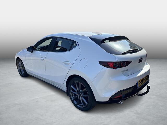 Mazda 3 HB 2.0 e-SkyActiv-X 180 M Hybrid Comfort met Bose , Trekhaak, Leder, Bose, Adap.Cruise, Navi, Apple, LMV 18 Inch, Camera, PDC, Stuur/Stoelverwarming