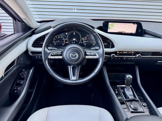 Mazda 3 2.0 M Hybrid 180PK Luxury *1e Eigenaar!* Leder / HUD / 360 Camera / Stoel/Stuurverwarming / Adapt. Cruise / 18"LMV