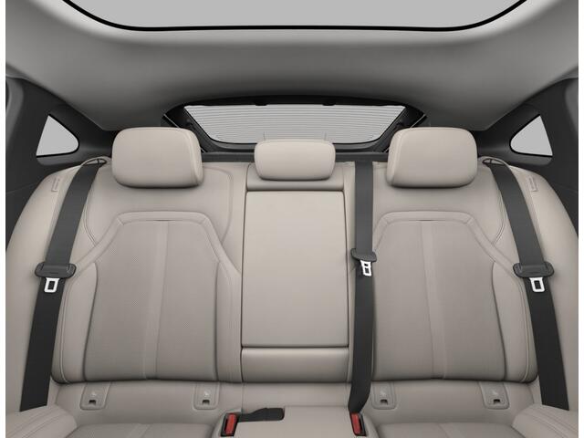 Mazda 6 6e Takumi 68.8 kWh / Crystal White Pearl / Warm Beige kunstleder