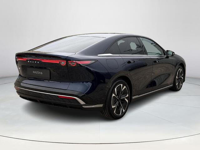 Mazda 6 6e Takumi Plus Long Range 80 kWh | Stoelverwarming/verkoeling | Stuurverwarming | Panoramadak | Adaptive cruise-control | Bi-color interieur | 360-Camera | SONY-audiosysteem