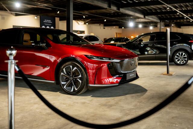 Mazda 6 6e Takumi 68.8 kWh UIT VOORRAAD LEVERBAAR 17 % BIJTELLING & 0% RENTE