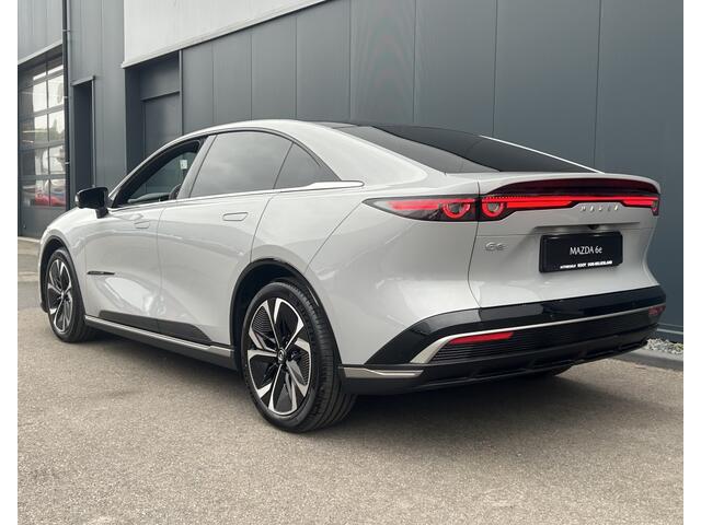 Mazda 6 6E Takumi Plus Long range 245pk / 80kWh / SNELLADEN / 552 KM ACTIE
