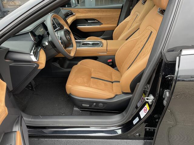 Mazda 6 6e Takumi Plus 68.8 kWh NAVI | RONDOMZICHT CAMERA | LUXE SUEDE/LEDER INTERIEUR | PANORAMADAK | 19 INCH LMV APPLE CARPLAY | WINTERPAKKET