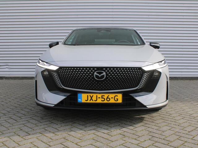 Mazda 6 6e Takumi Long Range 80 kWh | Stuur-/stoelverwarming + ventilatie | 360 camera | Pano dak | Zwart leer | 19" LM | HUD | LED | Elek. stoelverst. |