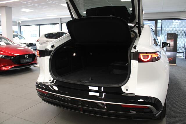 Mazda 6 6e Takumi 68.8 kWh , Nieuwe Auto, 10 KM, Voorraadvoordeel ¤ 5.000,-, Leder, Adap.Cruise, Sony, Navi, Apple Carplay, 360 Camera, HUD, Stoelverwarming/ventilatie, LMV 19 Inch