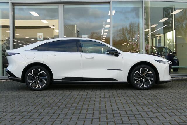 Mazda 6 6e Takumi Long Range 80 kWh | Snel rijden | Voorraad auto | Foto's ter illustratie |