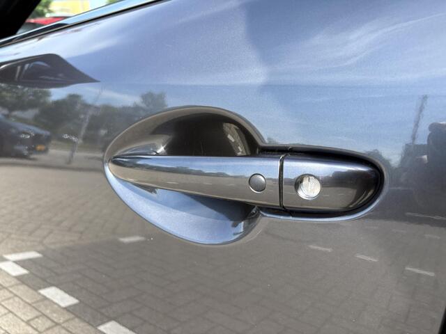 Mazda 6 Sportbreak 2.5 SkyActiv-G 194 Signature Dealer onderhouden / Sunroof / Navi / Meest luxe uitvoering!