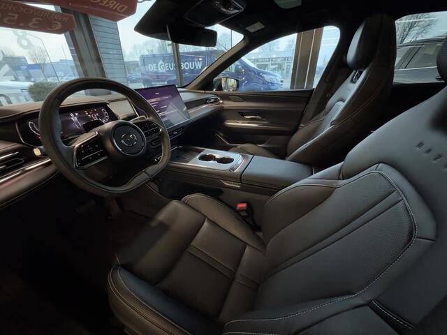 Mazda 6 6e Takumi Business Edition 68.8 kWh | ZWART LEDER | NAVI | PANO | 360 CAMERA | GRATIS TREKHAAK! T.W.V. ¤ 1695,-