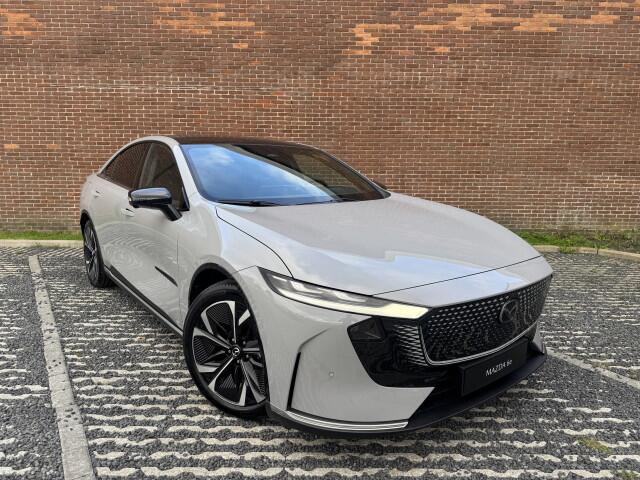 Mazda 6 6e Takumi Business Edition 68.8 kWh | ZWART LEDER | NAVI | PANO | 360 CAMERA | GRATIS TREKHAAK! T.W.V. ¤ 1695,-
