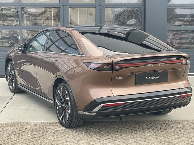Mazda 6 6e Takumi Business Edition 68.8 kWh | ZWART LEDER | NAVI | PANO | 360 CAMERA | GRATIS TREKHAAK! T.W.V. ¤ 1695,-