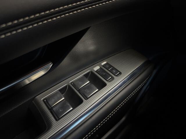 Mazda 6 6e Takumi Business Edition 68.8 kWh | ZWART LEDER | NAVI | PANO | 360 CAMERA | GRATIS TREKHAAK! T.W.V. ¤ 1695,-