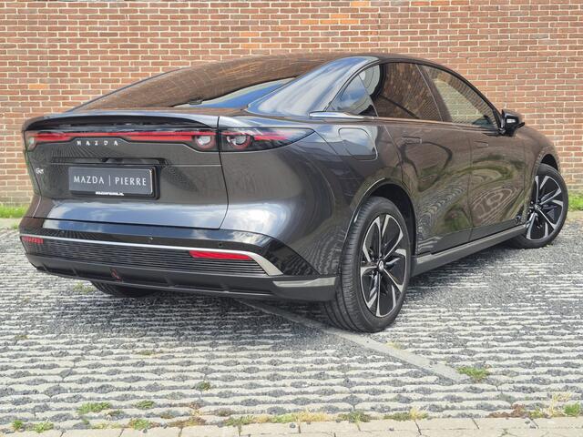 Mazda 6 6e Takumi Business Edition 68.8 kWh | ZWART LEDER | NAVI | PANO | 360 CAMERA | GRATIS TREKHAAK! T.W.V. ¤ 1695,-