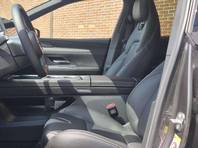 Mazda 6 6e Takumi Business Edition 68.8 kWh | ZWART LEDER | NAVI | PANO | 360 CAMERA | GRATIS TREKHAAK! T.W.V. ¤ 1695,-