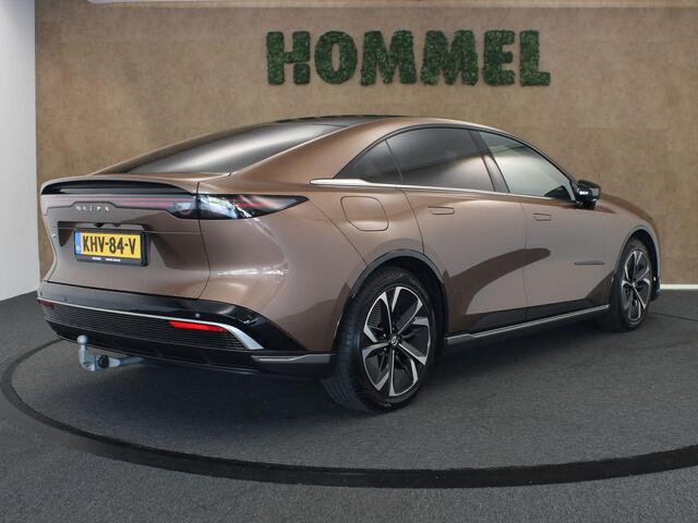 Mazda 6 6e Takumi Plus Long Range 80 kWh - ORIGINEEL NEDERLANDSE AUTO - PANORAMADAK - RONDOMZICHTCAMERA - HEAD-UP DISPLAY - DODEHOEKDETECTIE MET CORRECTIE - ELEKTRISCH BEDIENBARE ACHTERKLEP - ELEKTRISCH VERSTELBARE BESTUURDERSSTOEL - STOELVENTILATIE VÓÓR - VOORST