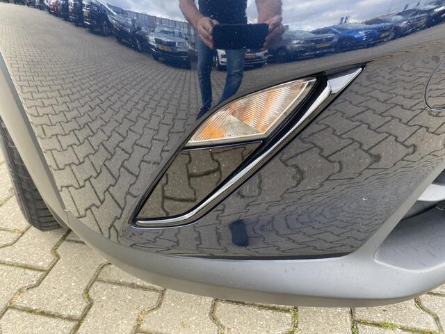 Mazda CX-3 2.0 SkyActiv-G 120 Sport Selected Stoelverwarming, Cruise Control & Navigatie