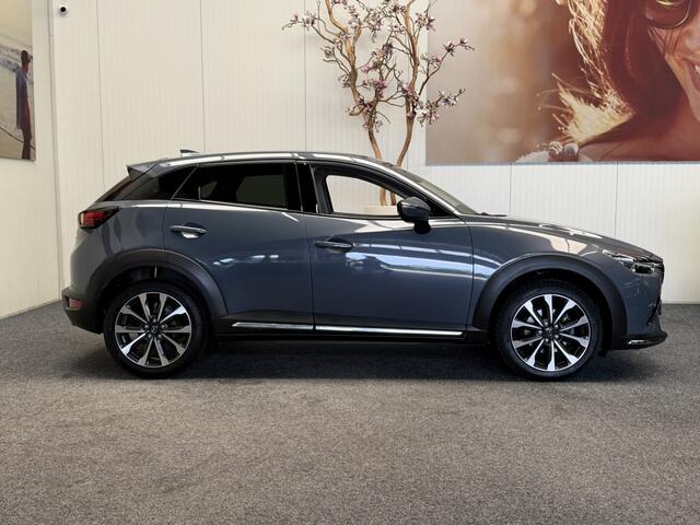 Mazda CX-3 2.0 SKYACTIV-G 121 LUXURY NAVIGATIE CRUISE CONTROL HEAD-UP DISPLAY KEYLESS GO RIJSTROOKSENSSOREN DODEHOEKSENSOREN ACHTERUITRIJCAMERA ZEER MOOI !!