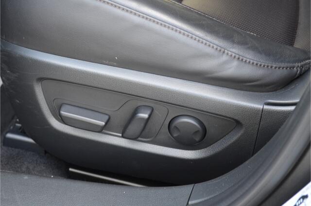 Mazda CX-30 2.0 e-SkyActiv-X M Hybrid Luxury BOSE | Memory stoel | Leer | LED koplamen | Stuur + stoelverwarming | Carplay | a.Camera